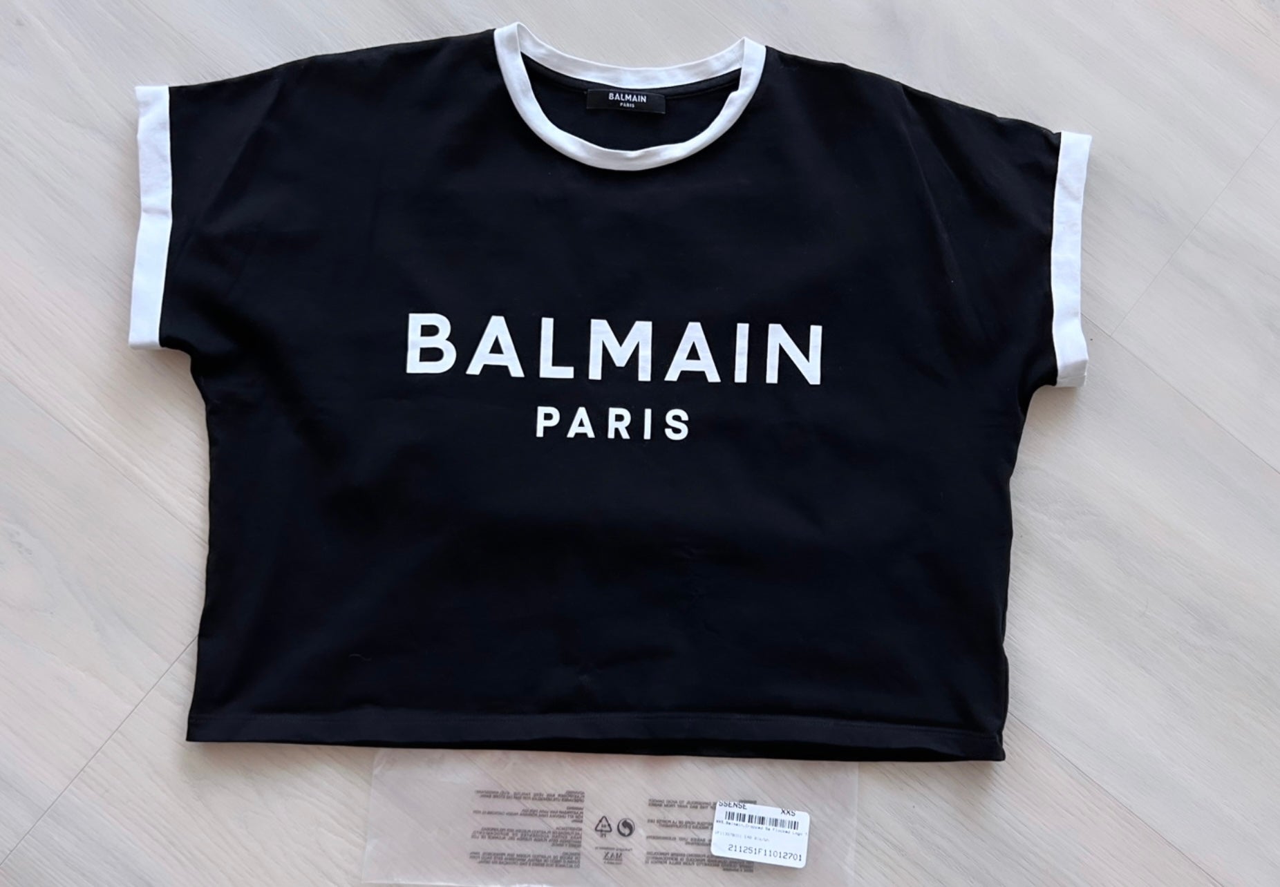 Balmain Short Sleeve Logo T-Shirt - Top Pick for Fashion Lovers