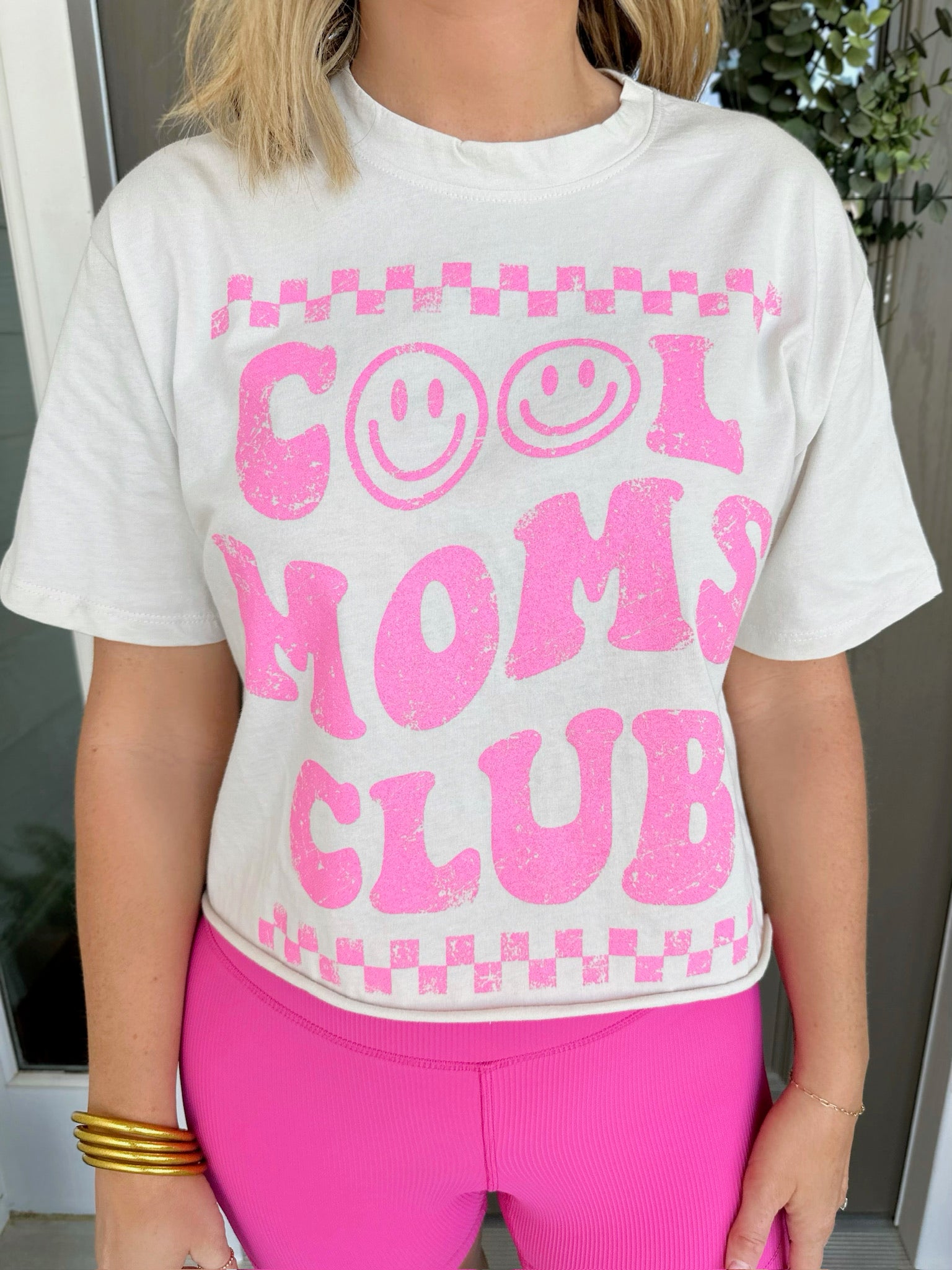 Cool Mom's Club Cropped Graphic Tee - trendy mom's club cropped tee