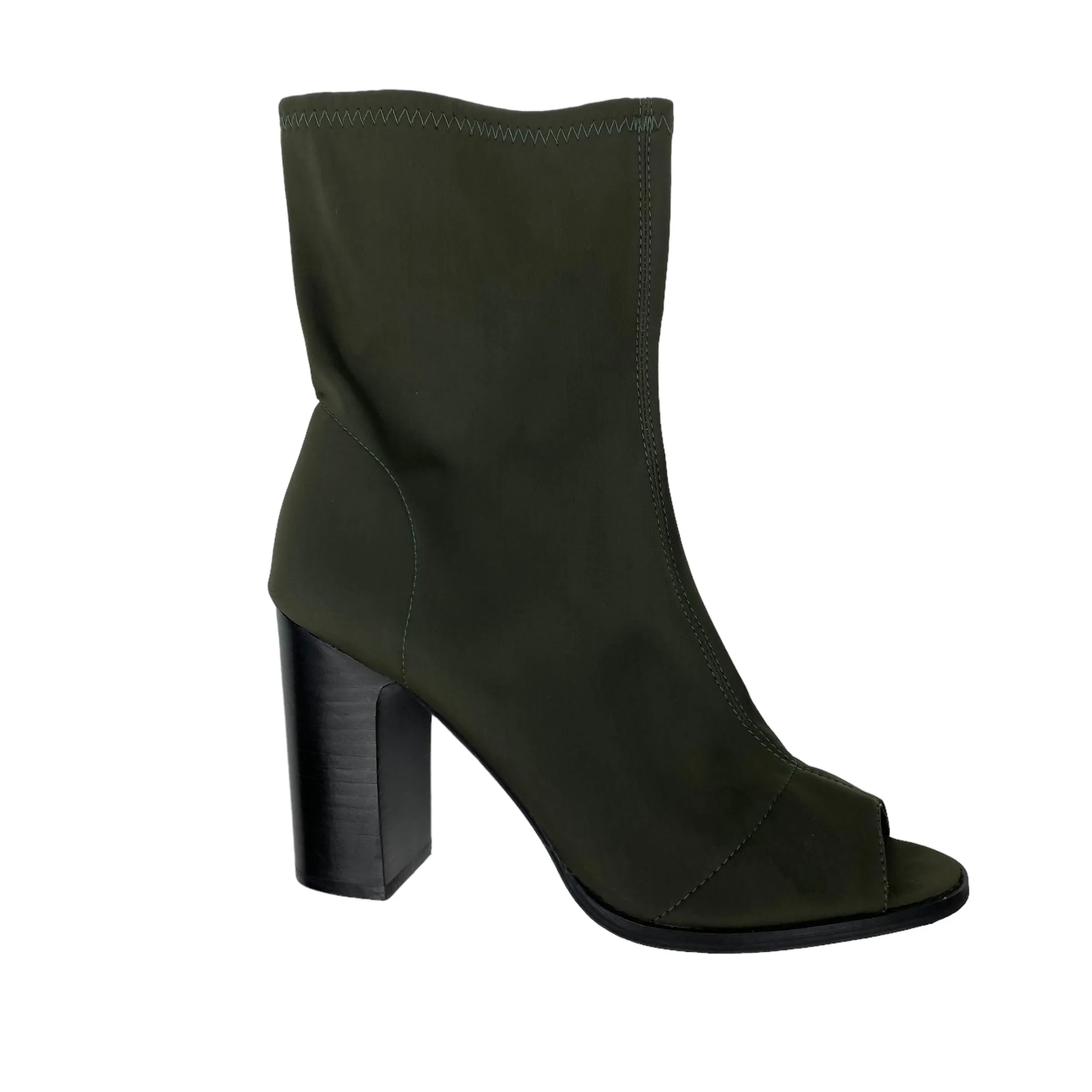 Green Block Heel Shoes by Urban Outfitters Size 9.