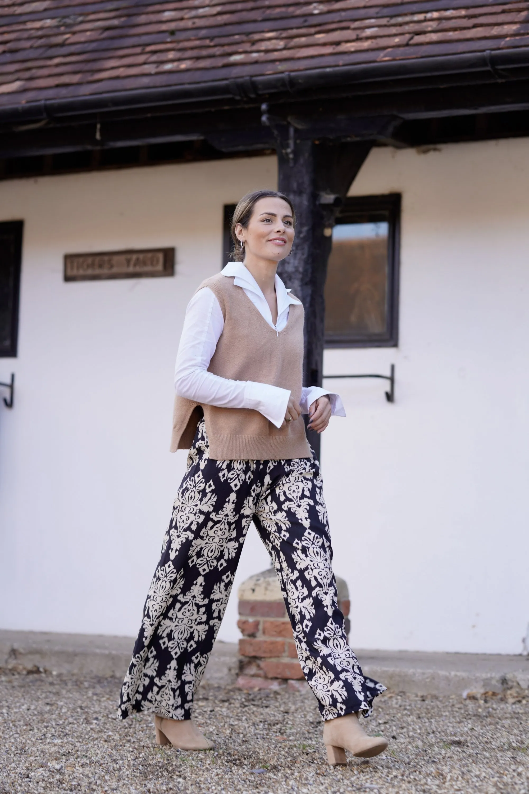 Jen Elegant Damask Pants