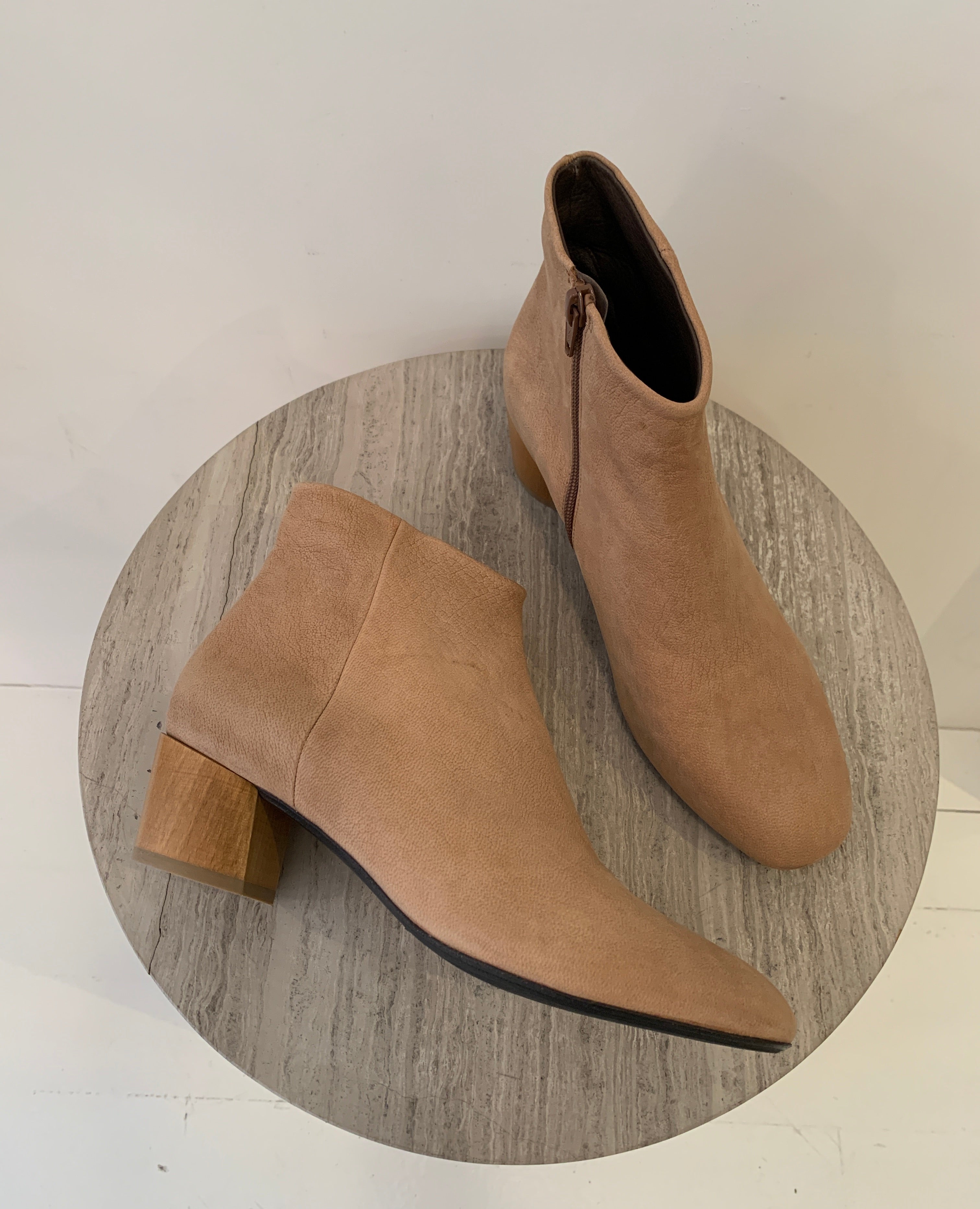 Warehouse sale | Cisco bootie | Tan nubuck