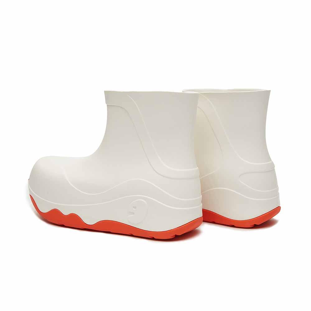 white Navarra boots for women