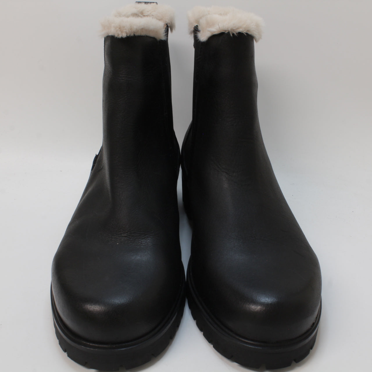 Women's black Timberland Lyonsdale Chelsea boots, UK size 6