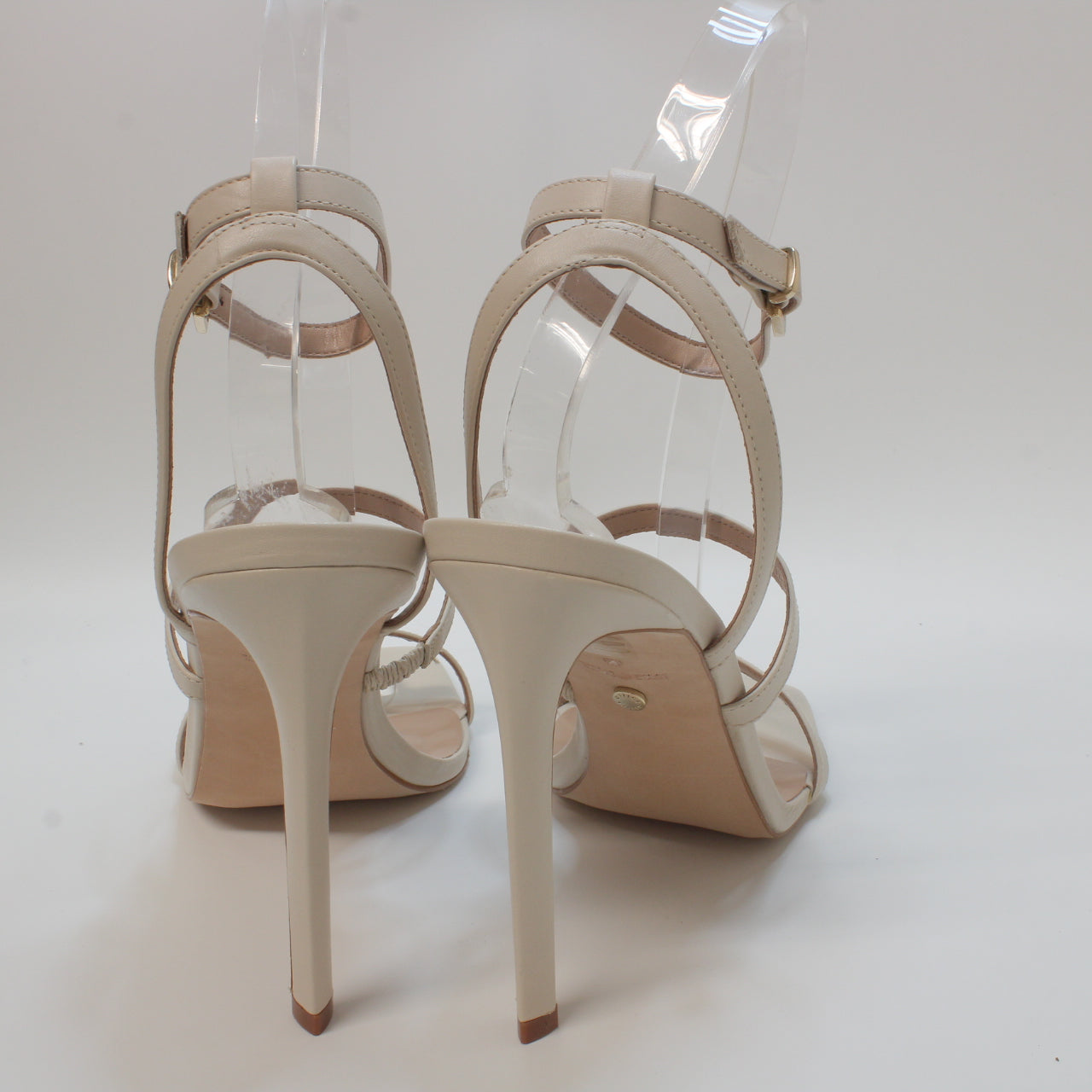 Womens Hummingbird Sandals, Off White Leather, Three Strap